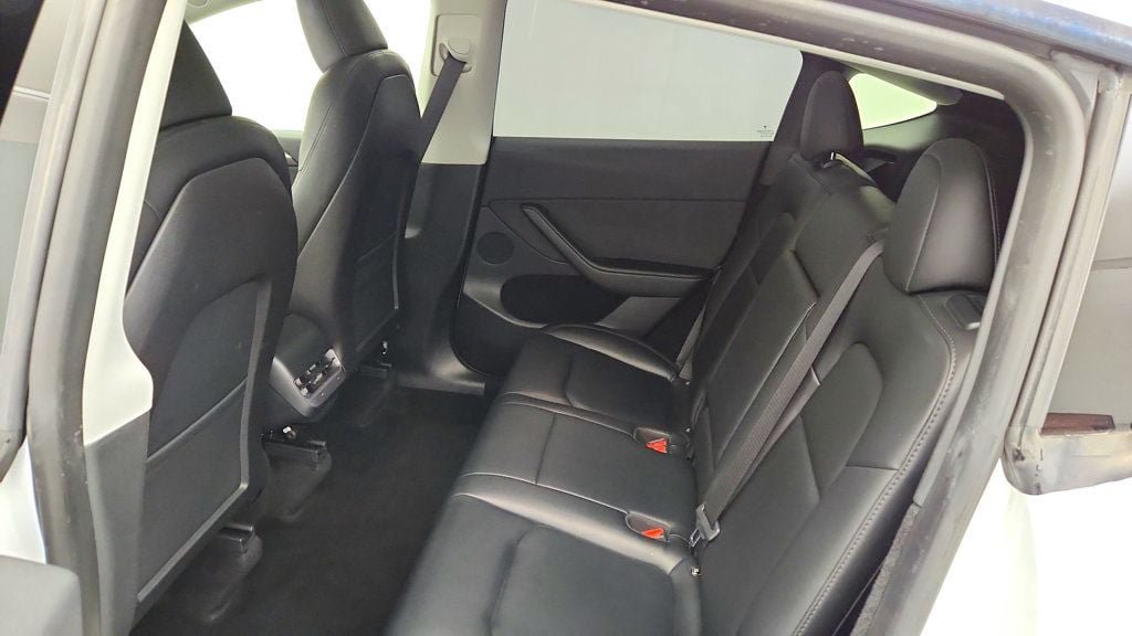 Used 2023 Tesla Model Y Long Range AWD/4WD image 27