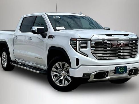 Used 2024 GMC Sierra 1500 Denali w/ Technology Package AWD/4WD image 1