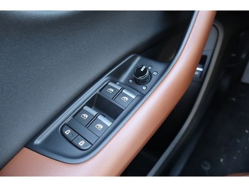Used 2021 Audi Q8 Premium Plus w/ Premium Plus Package AWD/4WD image 31