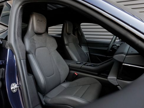 Used 2020 Porsche Taycan Turbo S image 33