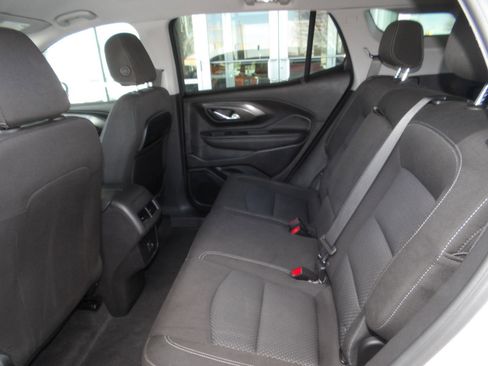 Used 2024 GMC Terrain SLE image 17