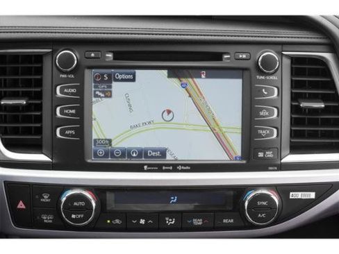 Used 2019 Toyota Highlander XLE FWD image 17