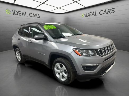 Used 2018 Jeep Compass Latitude w/ Popular Equipment Group AWD/4WD image 3