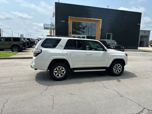 Used 2020 Toyota 4Runner TRD Off-Road Premium w/ Moonroof Package AWD/4WD image 18