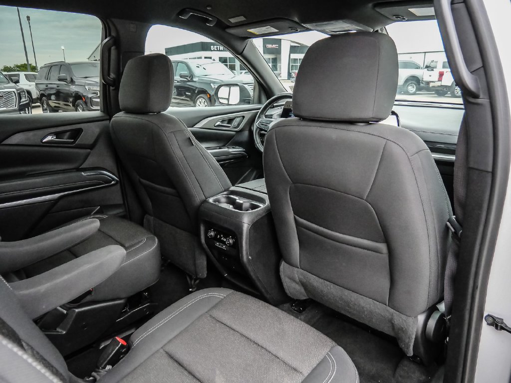Used 2025 Chevrolet Traverse LT FWD image 20