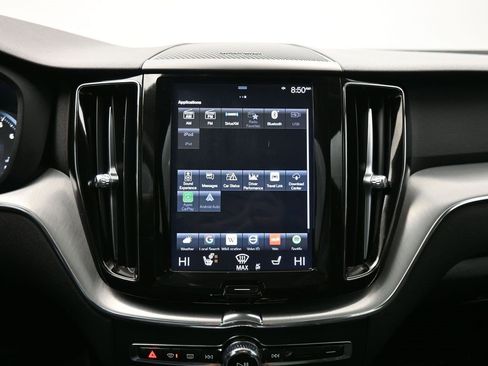 Used 2019 Volvo XC60 T6 Momentum w/ Multimedia Package image 30