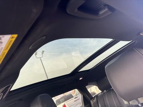 Used 2023 Land Rover Range Rover Velar R-Dynamic S image 24