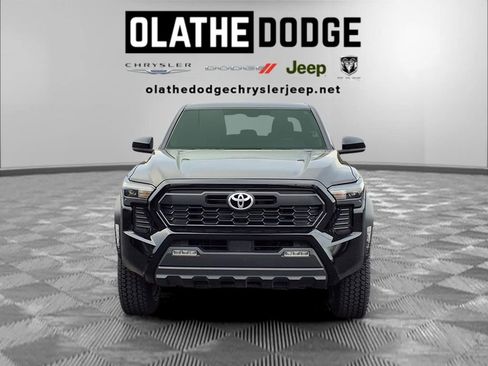 Used 2024 Toyota Tacoma TRD Off-Road image 31