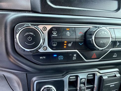 Used 2023 Jeep Wrangler Unlimited w/ Cold Weather Group AWD/4WD image 48