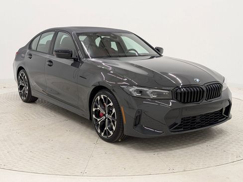 New 2026 BMW 330i Sedan w/ M Sport Package image 7