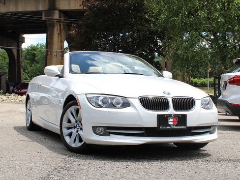Used 2012 BMW 328i Convertible RWD image 1
