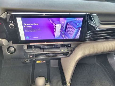 New 2026 Toyota Camry SE FWD image 18