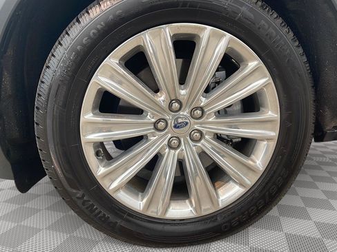 Used 2021 Ford Explorer Limited w/ Hybrid Equipment Group 310A AWD/4WD image 10