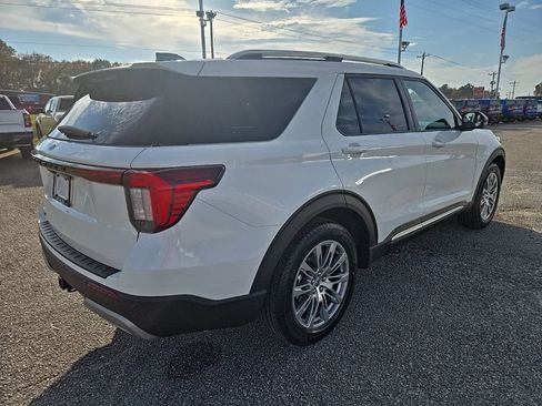 New 2026 Ford Explorer Platinum image 5