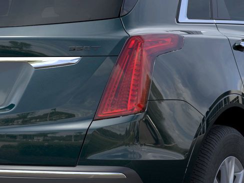 New 2025 Cadillac XT5 Luxury image 11