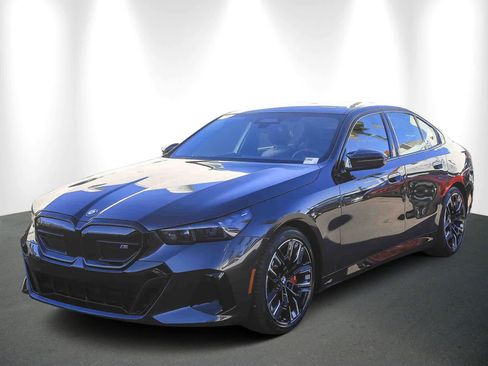 Used 2025 BMW i5 M60 w/ Executive Package image 3