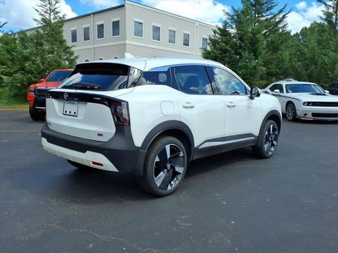 New 2025 Nissan Kicks SR image 3