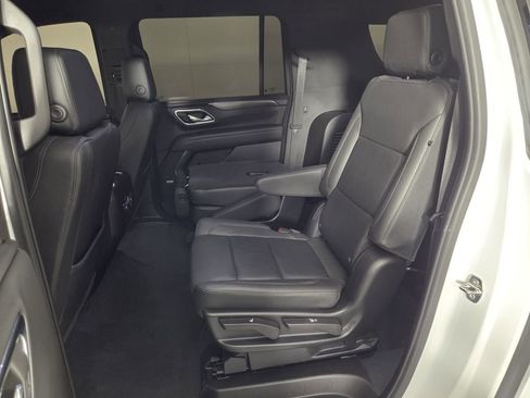 Used 2024 Chevrolet Suburban Z71 w/ Luxury Package AWD/4WD image 26