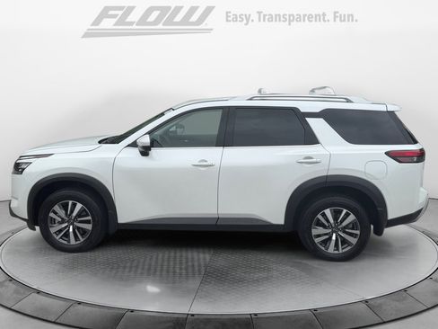 Certified 2025 Nissan Pathfinder SL FWD image 4