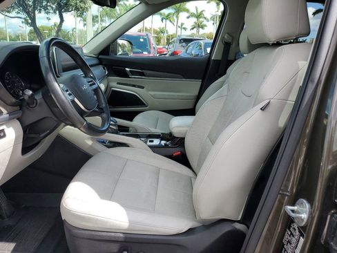Used 2022 Kia Telluride EX w/ EX Premium Package image 17