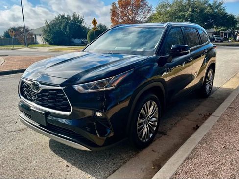 Used 2022 Toyota Highlander Platinum image 10