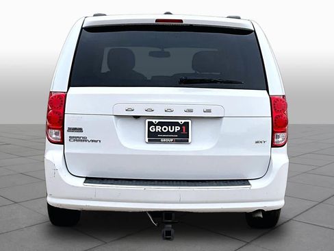 Used 2016 Dodge Grand Caravan SXT FWD image 5