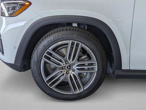 New 2026 Mercedes-Benz GLS 450 4MATIC image 9