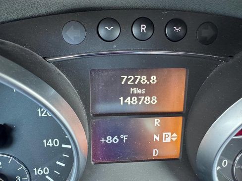 Used 2011 Mercedes-Benz ML 350 BlueTEC 4MATIC w/ Premium 2 Pkg image 16