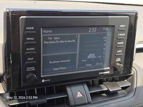 Used 2020 Toyota RAV4 XLE FWD image 22