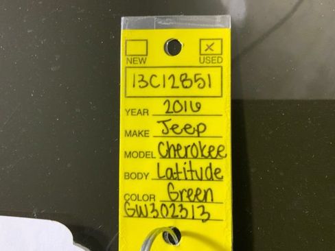 Used 2016 Jeep Cherokee 75th Anniversary FWD image 40