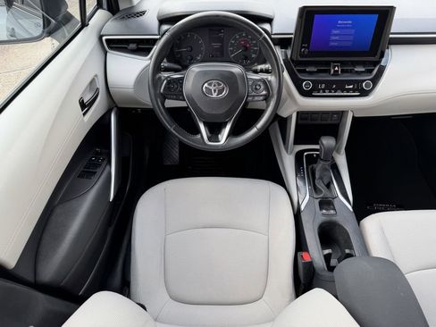Used 2023 Toyota Corolla Cross LE w/ Moonroof Package FWD image 14