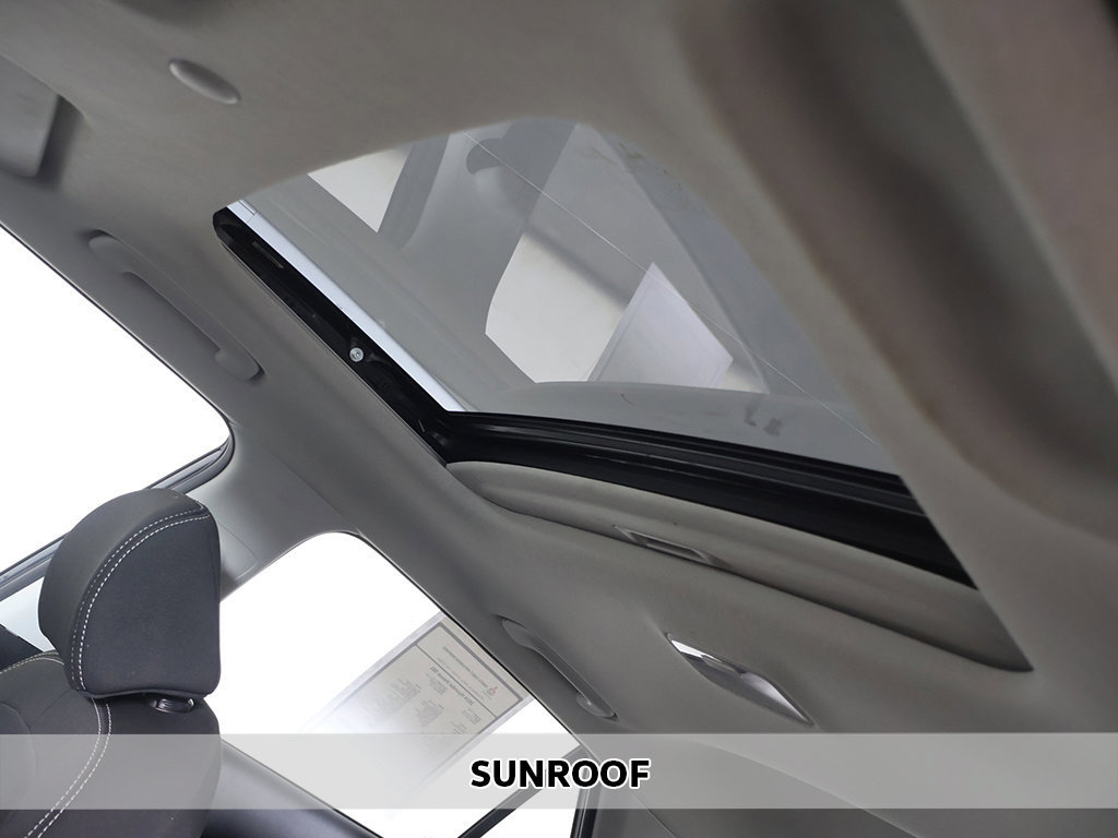 Used 2024 Hyundai Venue SEL FWD image 4