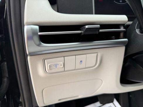 Certified 2025 Hyundai Tucson SE FWD image 12
