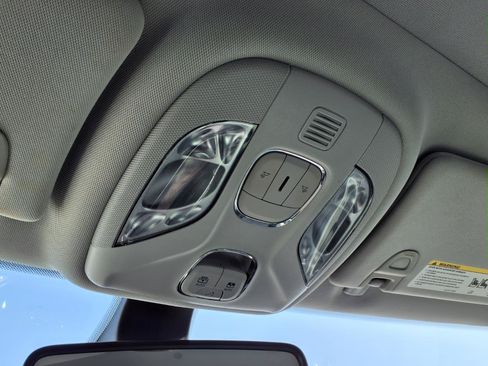 Used 2021 Jeep Compass Latitude w/ Sun and Sound Group FWD image 9