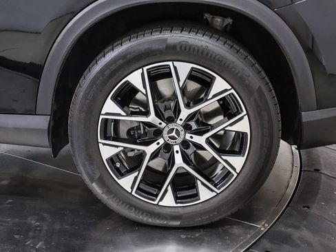 Used 2025 Mercedes-Benz GLC 350e 4MATIC image 10