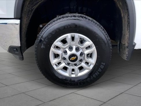Used 2025 Chevrolet Silverado 2500 LT w/ Convenience Package image 11