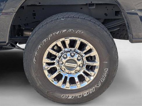 Used 2022 Ford F250 XLT w/ XLT Premium Package image 6