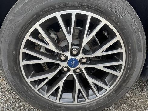 Used 2021 Ford Escape Titanium image 24