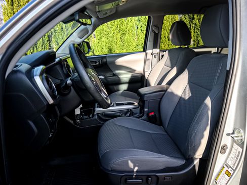 Used 2022 Toyota Tacoma SR5 image 17