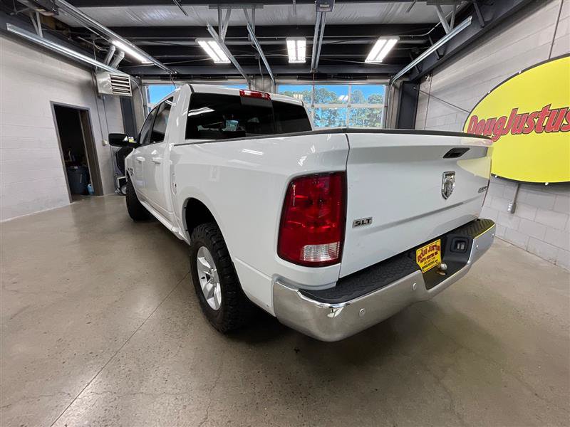 Used 2019 RAM 1500 Classic SLT AWD/4WD image 3
