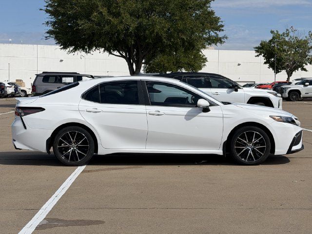 Certified 2024 Toyota Camry SE w/ Convenience Package FWD image 3