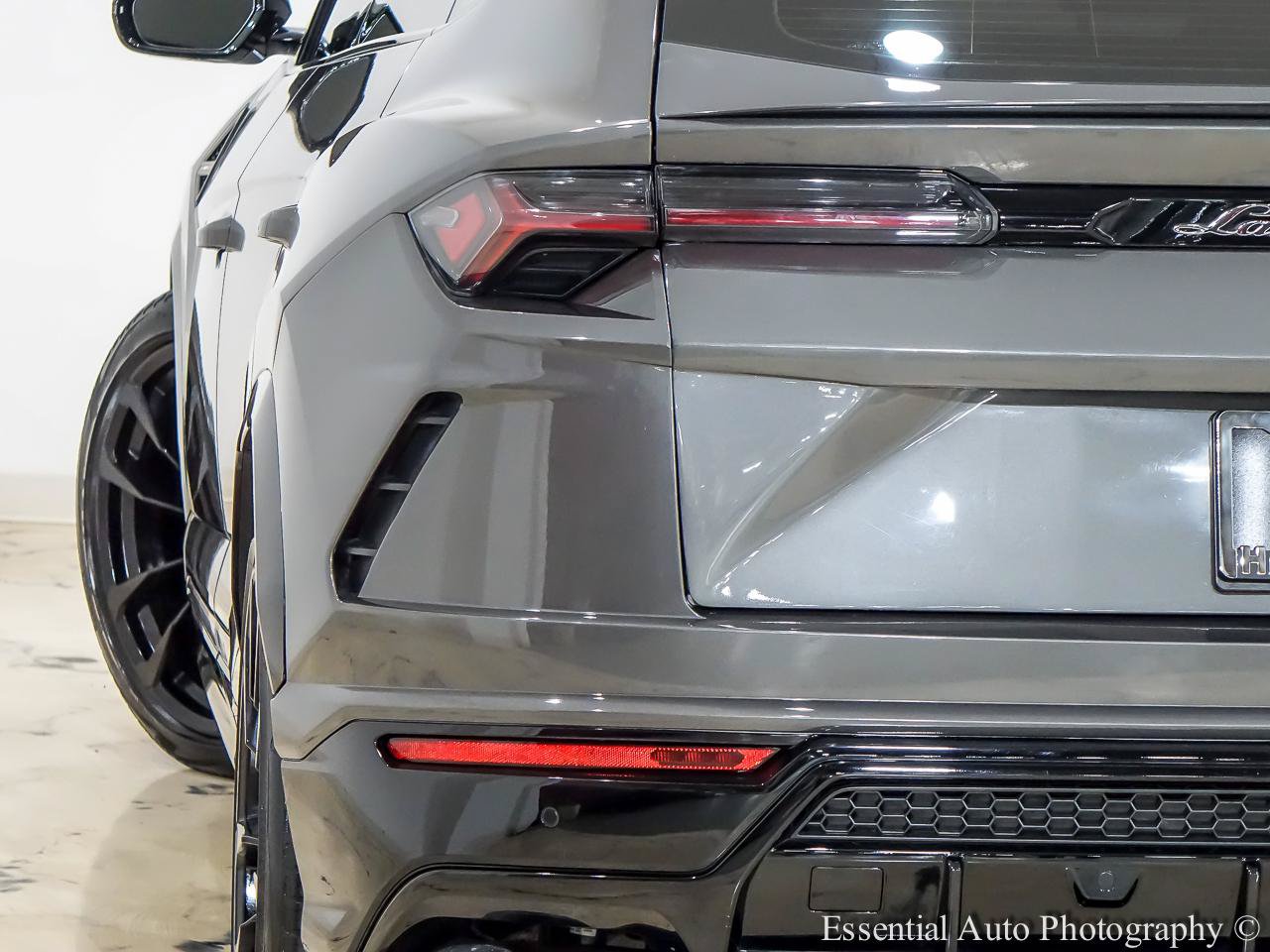 Used 2021 Lamborghini Urus AWD/4WD image 8