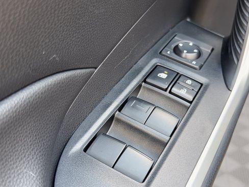 Used 2025 Toyota RAV4 LE AWD/4WD image 15