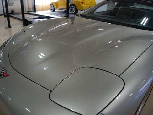 Used 2001 Chevrolet Corvette Convertible w/ Preferred Equipment Group2 image 11