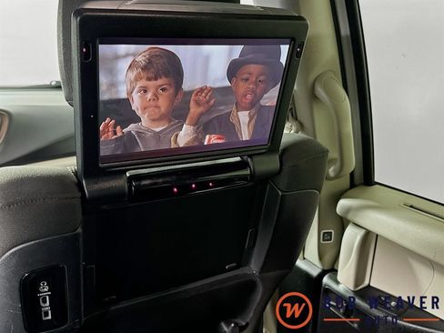 Used 2019 Chrysler Pacifica Touring Plus FWD image 31