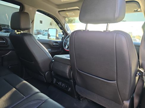 Used 2022 GMC Sierra 2500 SLT w/ X31 Off-Road Package image 12