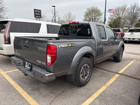 Used 2018 Nissan Frontier PRO-4X image 11