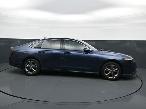 Used 2023 Honda Accord EX image 8
