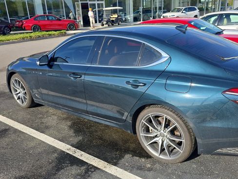 Used 2022 Genesis G70 3.3T Advanced image 4