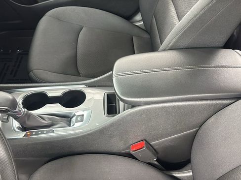 Used 2024 Chevrolet Malibu LT image 30